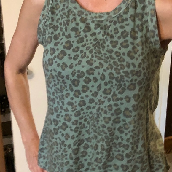 Woman”s top - Picture 2 of 16